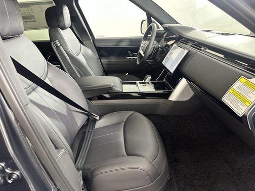 2025 Land Rover Range Rover P530 SE