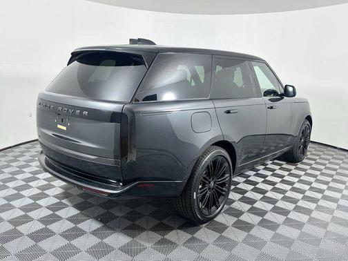 2025 Land Rover Range Rover P530 SE
