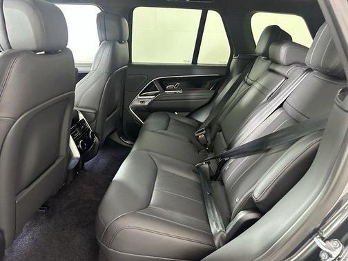2025 Land Rover Range Rover P530 SE