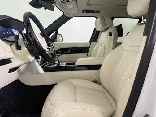 2026 Land Rover Range Rover P530 Autobiography