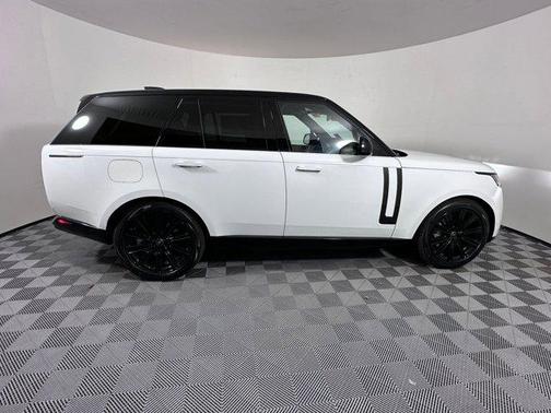 2025 Land Rover Range Rover P550e SE