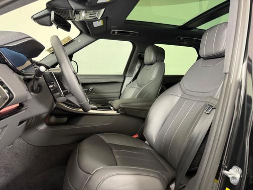 Santorini Black Metallic 2026 Land Rover Range Rover Sport SE