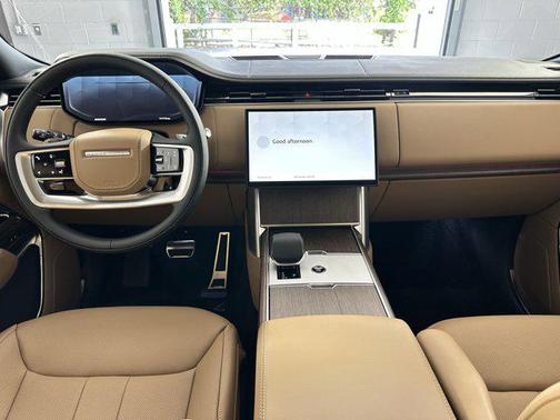 2025 Land Rover Range Rover P400 SE