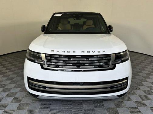2025 Land Rover Range Rover P400 SE