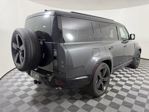 2026 Land Rover Defender P400 X-Dynamic SE