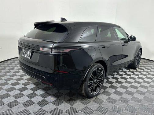 2026 Land Rover Range Rover Velar P250 SE R-Dynamic