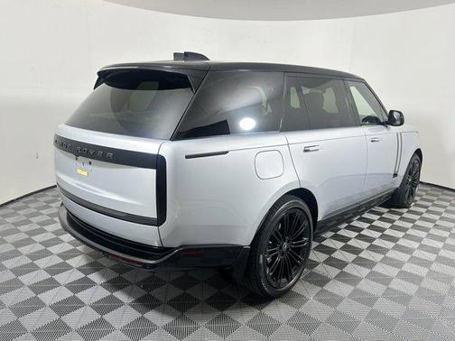 2025 Land Rover Range Rover P400 SE 7 Seat