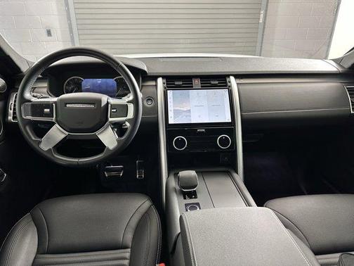 2023 Land Rover Discovery P360 S R-Dynamic