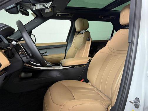 Fuji White 2026 Land Rover Range Rover Sport SE
