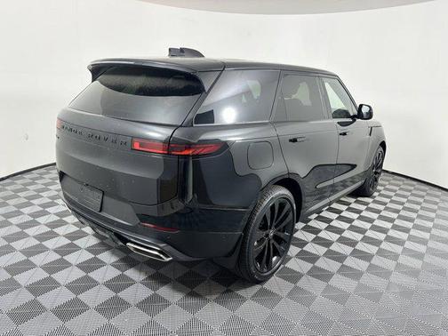 2025 Land Rover Range Rover Sport SE