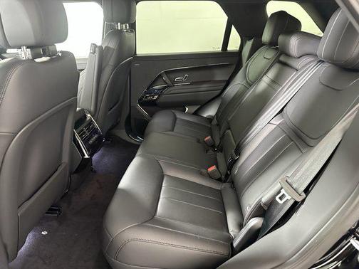 2025 Land Rover Range Rover Sport SE