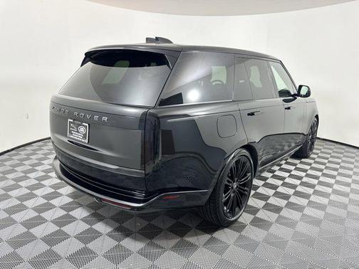 2024 Land Rover Range Rover P530 SE