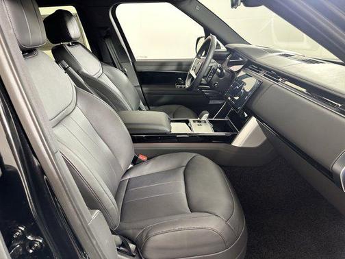 2024 Land Rover Range Rover P530 SE