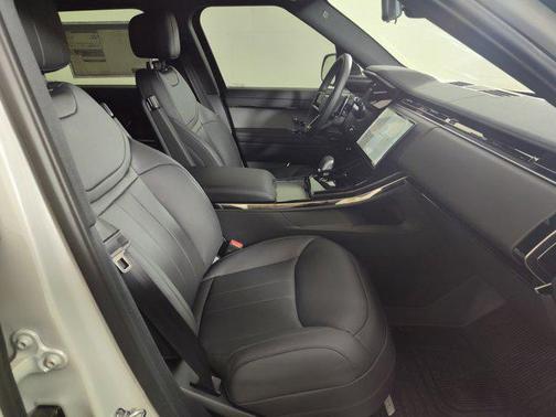 2025 Land Rover Range Rover Sport SE