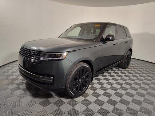 2025 Land Rover Range Rover P550e SE