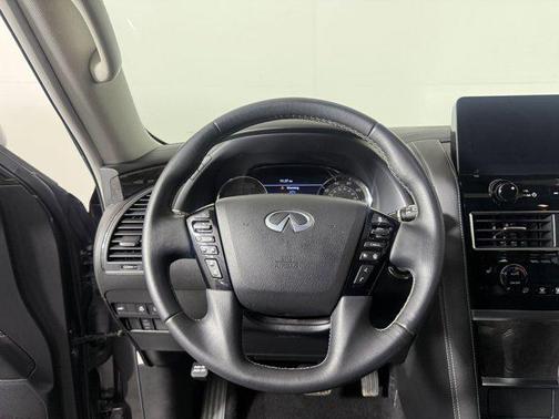 2022 INFINITI QX80 Luxe