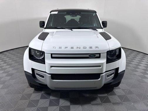 2025 Land Rover Defender 110 P300