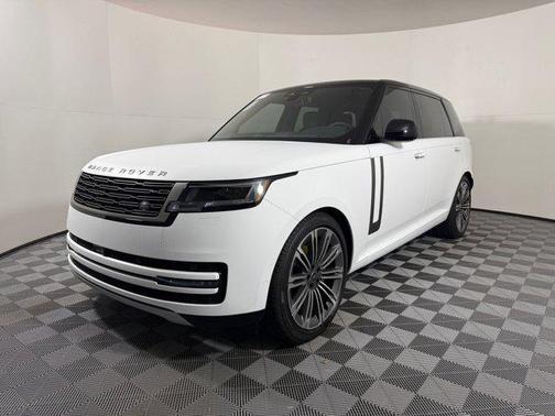 2025 Land Rover Range Rover SE