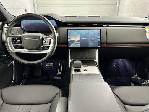 2025 Land Rover Range Rover SE