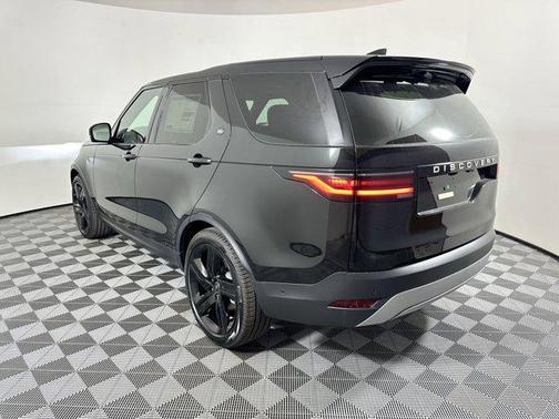 Santorini Black Metallic 2025 Land Rover Discovery P300 S