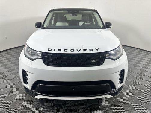 2025 Land Rover Discovery P300 Dynamic SE