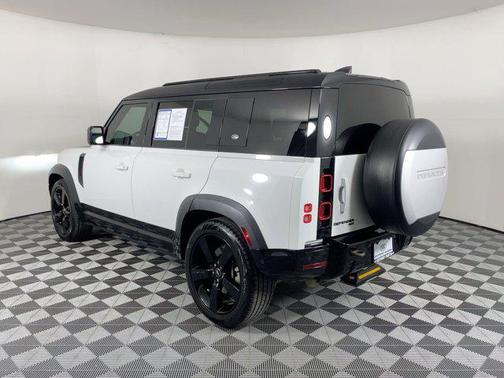 2023 Land Rover Defender 110 X-Dynamic SE