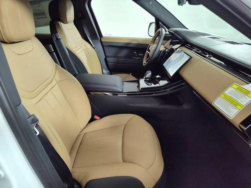2025 Land Rover Range Rover Sport SE