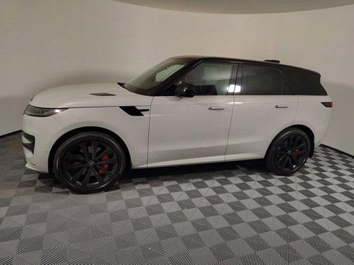 2025 Land Rover Range Rover Sport SE