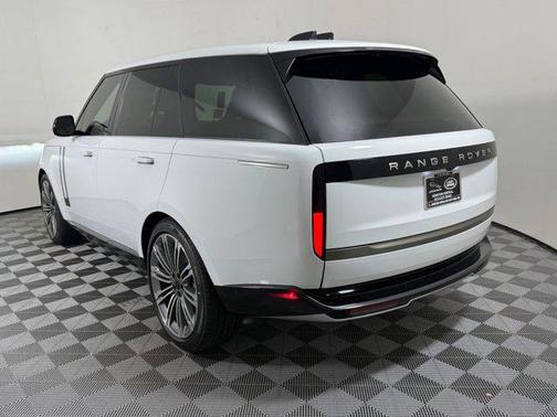 Fuji White 2026 Land Rover Range Rover P400 SE