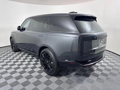 2025 Land Rover Range Rover P400 SE 7 Seat