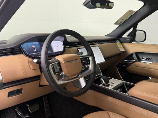 Santorini Black 2026 Land Rover Range Rover P530 SE 7 Seat