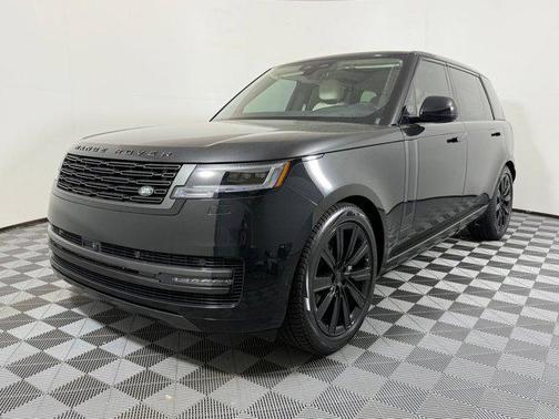 Santorini Black 2026 Land Rover Range Rover P400 SE 7 Seat