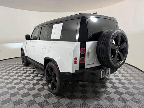 2026 Land Rover Defender P400 X-Dynamic SE