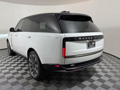 Fuji White 2026 Land Rover Range Rover P530 SE 7 Seat