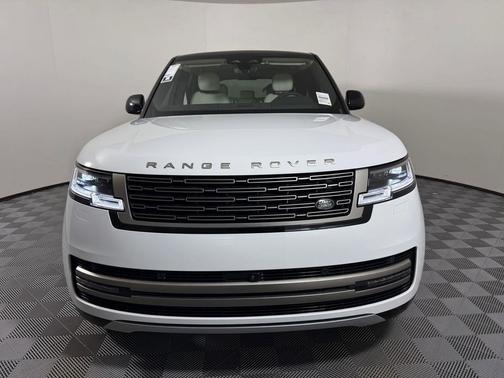 Fuji White 2026 Land Rover Range Rover P530 SE 7 Seat