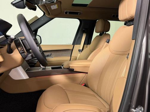 Charente Grey Premium Metallic 2026 Land Rover Range Rover P530 SE 7 Seat