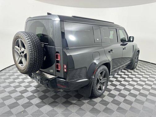2023 Land Rover Defender 130 X-Dynamic SE