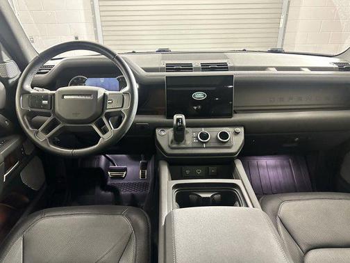 2023 Land Rover Defender 130 X-Dynamic SE