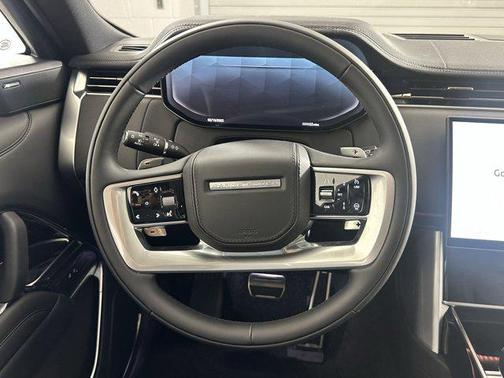 2025 Land Rover Range Rover P530 SE 7 Seat