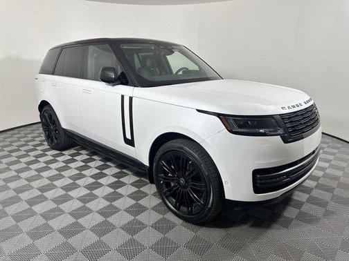 2025 Land Rover Range Rover P530 SE