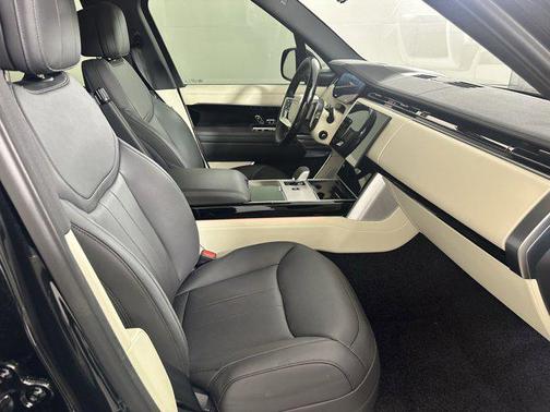 2024 Land Rover Range Rover P400 SE
