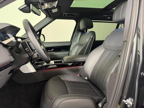 2026 Land Rover Range Rover P400 SE 7 Seat