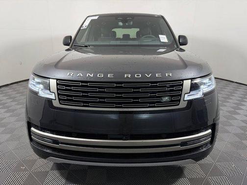 Carpathian Grey Premium Metallic 2026 Land Rover Range Rover P400 SE 7 Seat