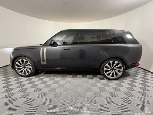 2026 Land Rover Range Rover P400 SE 7 Seat