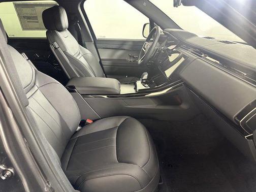 2025 Land Rover Range Rover Sport SE