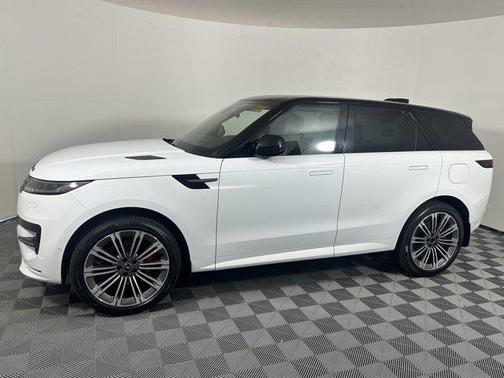 2025 Land Rover Range Rover Sport SE