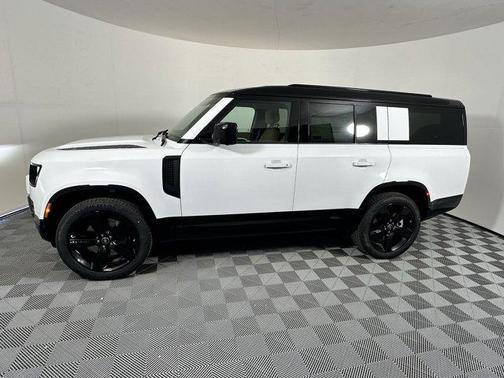 2025 Land Rover Defender 130 P400 X-Dynamic SE