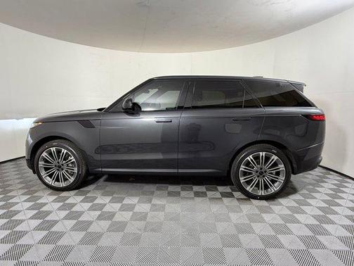 2026 Land Rover Range Rover Sport SE