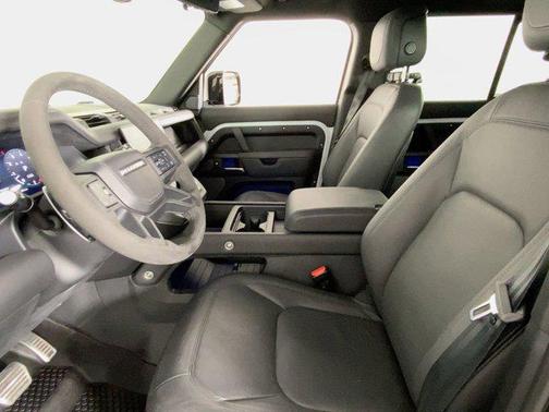 Yulong White Metallic 2023 Land Rover Defender 110 V8