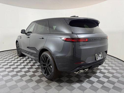 2026 Land Rover Range Rover Sport SE